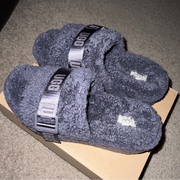 UGG Fluffita - Picture 2 of 11